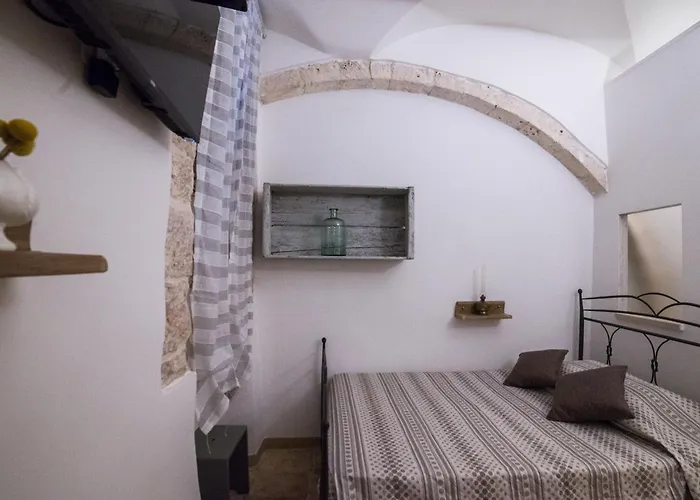 לינה וארוחת בוקר Arco Nicolaus פוטיניאנו